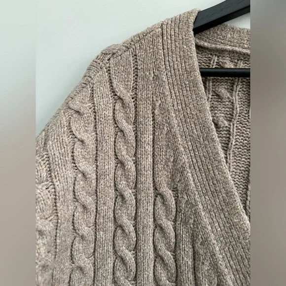 LAST CHANCE EUC ABERCROMBIE & FITCH CHUNKY CABLE KNIT V-NECK CARDIGAN, BROWN L - Picture 4 of 11